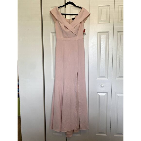 Xscape NWT Off The Sholder Crepe Dress in Blush Pink, Size 8, MSRP $230 - Picture 2 of 11